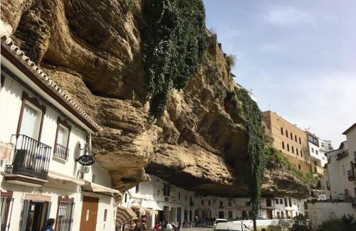 Setenil de las Bodegas House | Casa Rural Cuevas del Sol