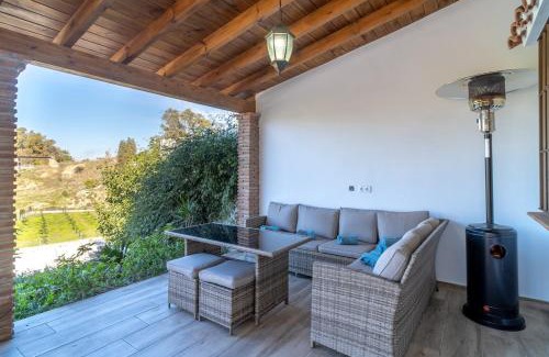 Alhaurin el Grande House | Casa rural de diseño con piscina y barbacoa