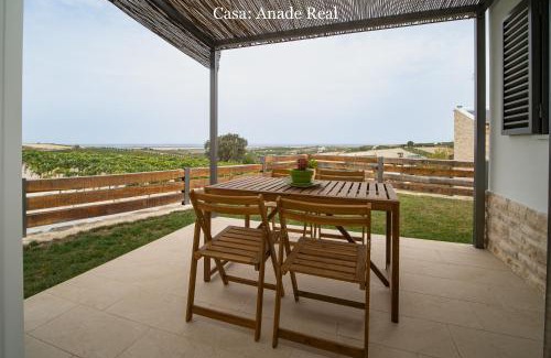 Trebujena House | Casa Rural Mirador del Guadalquivir-Refugio con Piscina y Chimenea