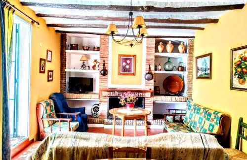 Campo-Nubes House | Casa Rural Patio Andaluz
