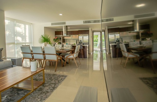 Puerto Juarez Condo | Casa Serena with private pool by RedAwning