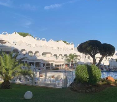 Urbanizacion Hacienda las Chapas Villa | Casa Silvia Marbella - dom w kompleksie hotelowym