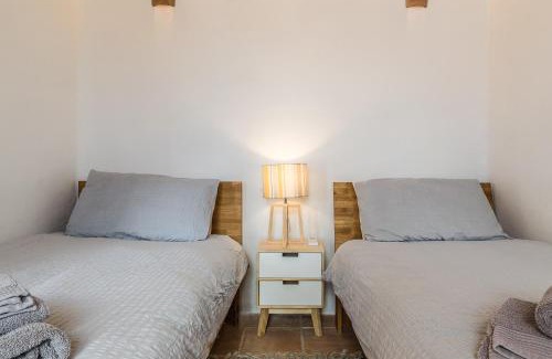 Pinos del Valle House | Casa Sol - traditional village house with pool and view