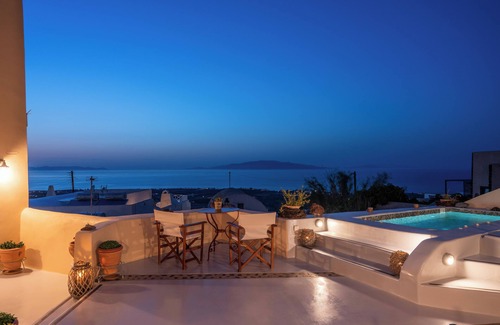 Finikia Villa | Casa Terra Vedema-Oia Sunset-Privacy-Plunge Pool-Starlink Internet (350-450Mbps)