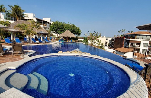 Romantic Zone Condo | Casa Tortuga @ Selva Romantica