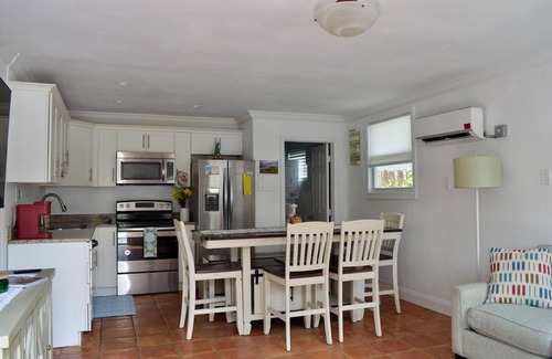 Grandview Heights Cottage | Casa Tua: Charming House in Downtown West Palm Beach!