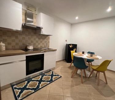 Fuorigrotta Apartment | Casa vacanze Cretella