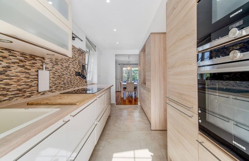 Golden Mile Ski Chalet | Casa Valentina - Marbellamar