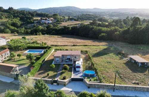 A Estrada House | Casa vanguardista en el campo cerca de Santiago
