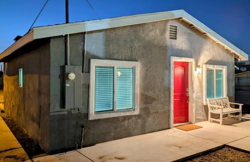 Yuma House | Casa Vera - Charming fully remodeled house on large lot with mini theater