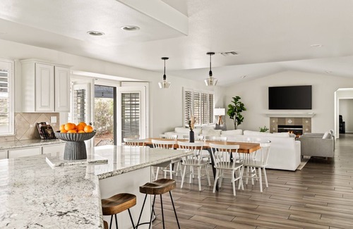 Temecula House | Casa Verde | Wine Country Estate w/Pickleball & Casita