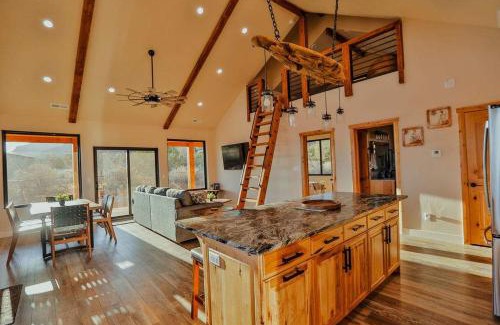 Kanab House | Casa Vermillion Modern Kanab Family Cabin Red Rock Views Near Zion