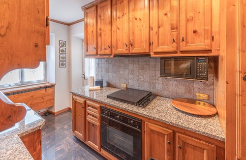 Cortina d'Ampezzo Historic Centre Apartment | Casa Via dei Prati, large, panoramic and in the center