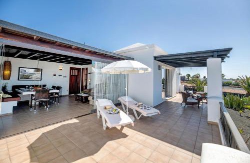 Playa Blanca Villa | Casa Vista Hermosa