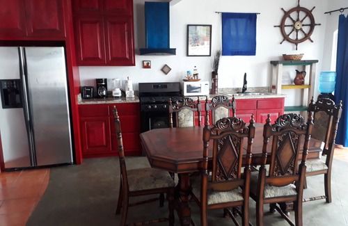 Playas de Rosarito Villa | Casa Vista Mar (Pool, Jacuzzi, sandy beach, fire pit and BBQ)
