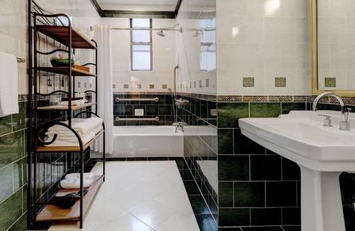 Theater District Hotel | Casablanca Hotel by Library Hotel Collection