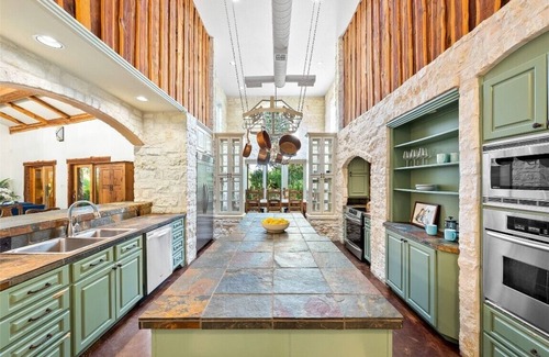 La Hacienda Estates House | Casadecas at Hudson Bend Ranch - Wedding, Event, Retreat, and Vacation Rental