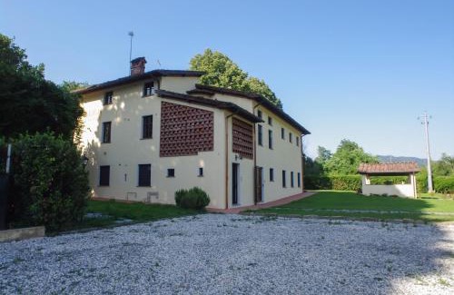 Villabuona Apartment | CASALE LA FATA -tipico toscano immerso nelle colline tra Lucca e Versilia, 6 appartamenti indipendenti