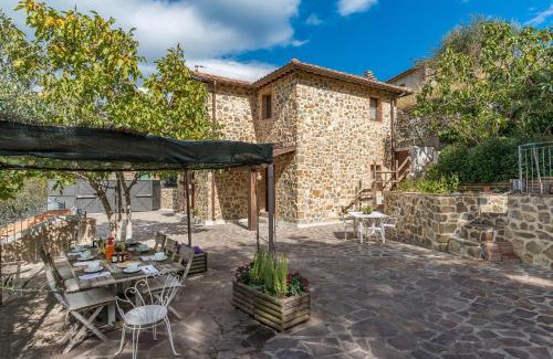 Castel del Piano Villa | CASALE MONTEGIOVI 6, Emma Villas