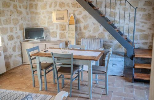 Spigno Saturnia Apartment | Casale nel Verde con Piscina e Vista