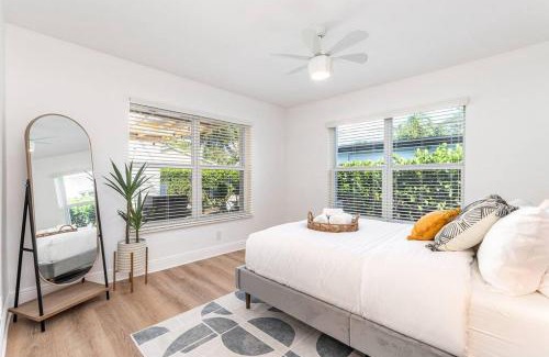Middle River Terrace Villa | CasaOlita Pool Table 3mi to Beach Full Kitch