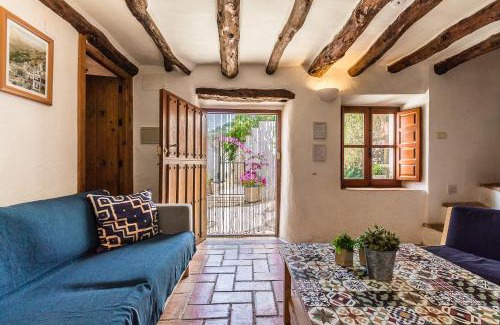 Pinos del Valle House | Casas Mundo Sol y Luna - 3 houses with pool, wifi & AC - Andalusia