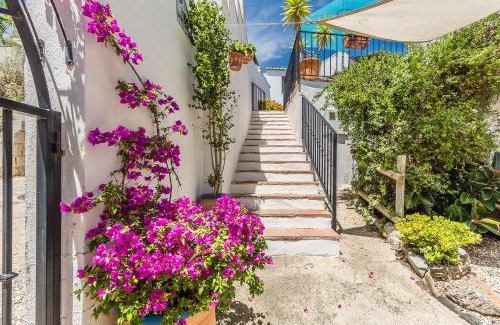 Pinos del Valle House | Casas Mundo Sol y Luna - 3 houses with pool, wifi & AC - Andalusia