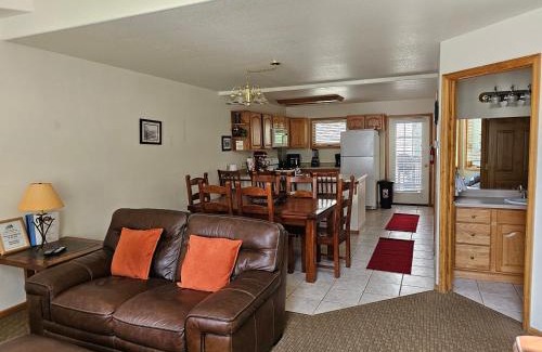 Ouray House | Cascade Three Bedroom Two Bath – C07