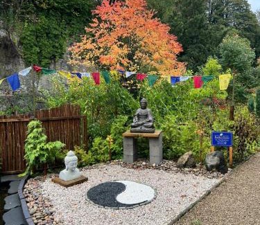 Bonsall Bed & Breakfast | Cascades Gardens