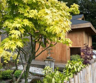 Bonsall Bed & Breakfast | Cascades Gardens
