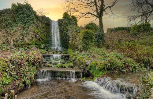 Bonsall Bed & Breakfast | Cascades Gardens