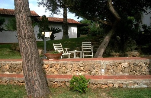 Noto Marina House | “Casetta Giuliana surrounded by a beautifull garden" "ideal for a pair" - Wi-fi Internet