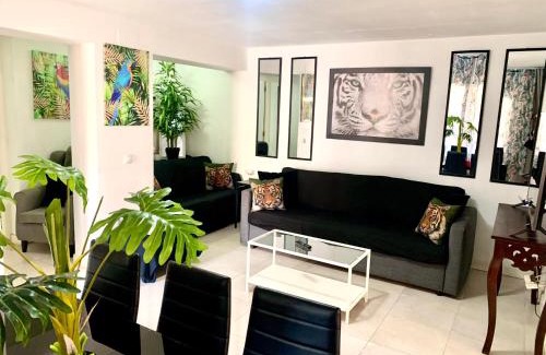 Aguadulce House | Casita a 3 minutos de la playa con Aire Acondicionado e Internet