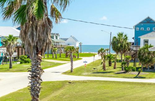 San Luis House | Casita at the Pass - Cute Beach Getaway, Filtered Views of Gulf and Bay!