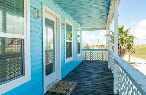 San Luis House | Casita at the Pass - Cute Beach Getaway, Filtered Views of Gulf and Bay!