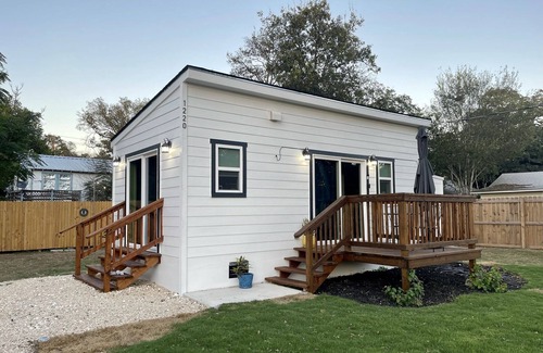 Kerrville Cottage | Casita Blanca - tiny house in the heart of Kerrville