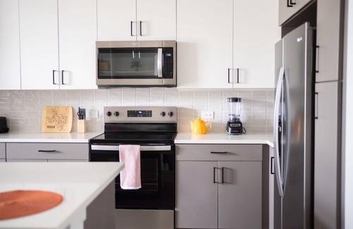 Milwood Apartment | Casita Longhorn | mins from Q2 | Close to Domain