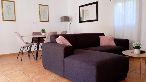 Alora House | Casita Naranja