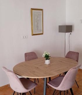 Alora House | Casita Naranja