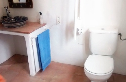Alcaucin House | Casita Rural Encantadora con Piscina Climatizada Compartida