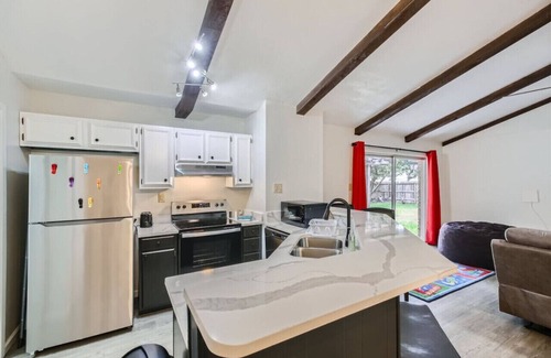 Wetmore House | Casita San Antonio + Family and Pet Friendly