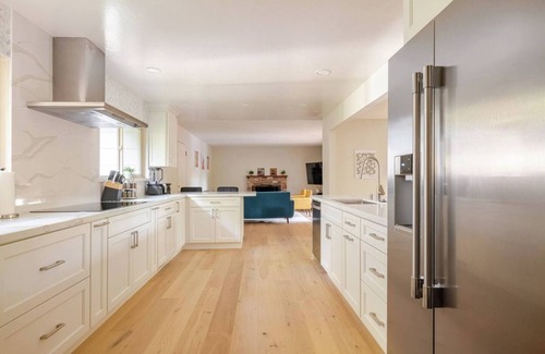 Sonoma House | Casita Sonoma: Enchanting remodeled 3BD/2BA home, Chef's kitchen, modern style