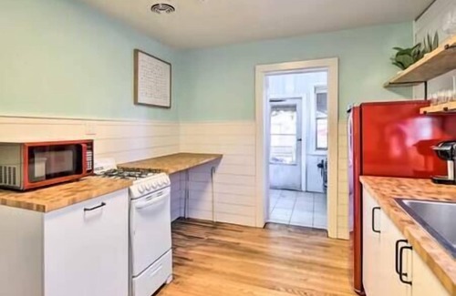 East Ocean View House | Castaway 2 bed cottage by the beach