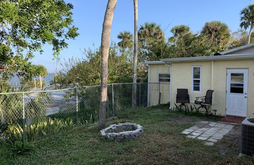 Interchange Square Apartment | Castaway Cottage Unit C, 1 BR, 2m2 beach, water views