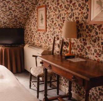 Varetz Hotel | Castel Novel Cottage