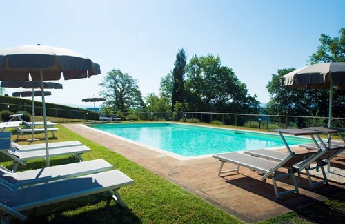 San Gimignano Apartment | Castellaccia contemporary country house