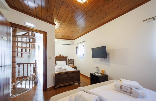 Pyrgos Hotel | Castello di Haria