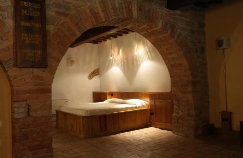 Monteluiano Hotel | Castello Di Petroia Dimora d'Epoca