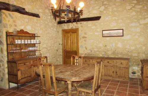 Vera Ski Chalet | CASTILLO De PIEDRA