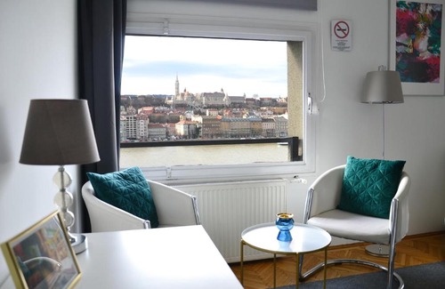 Belvaros - Lipotvaros Apartment | Castle and Danube Panorama